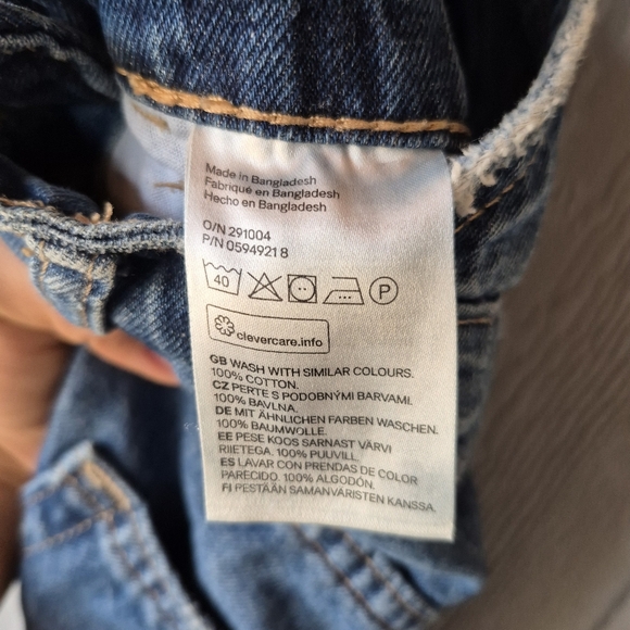 Divided Denim Distressed Overalls Shorts Ripped Stylish  Summer Size 8 - Picture 9 of 9